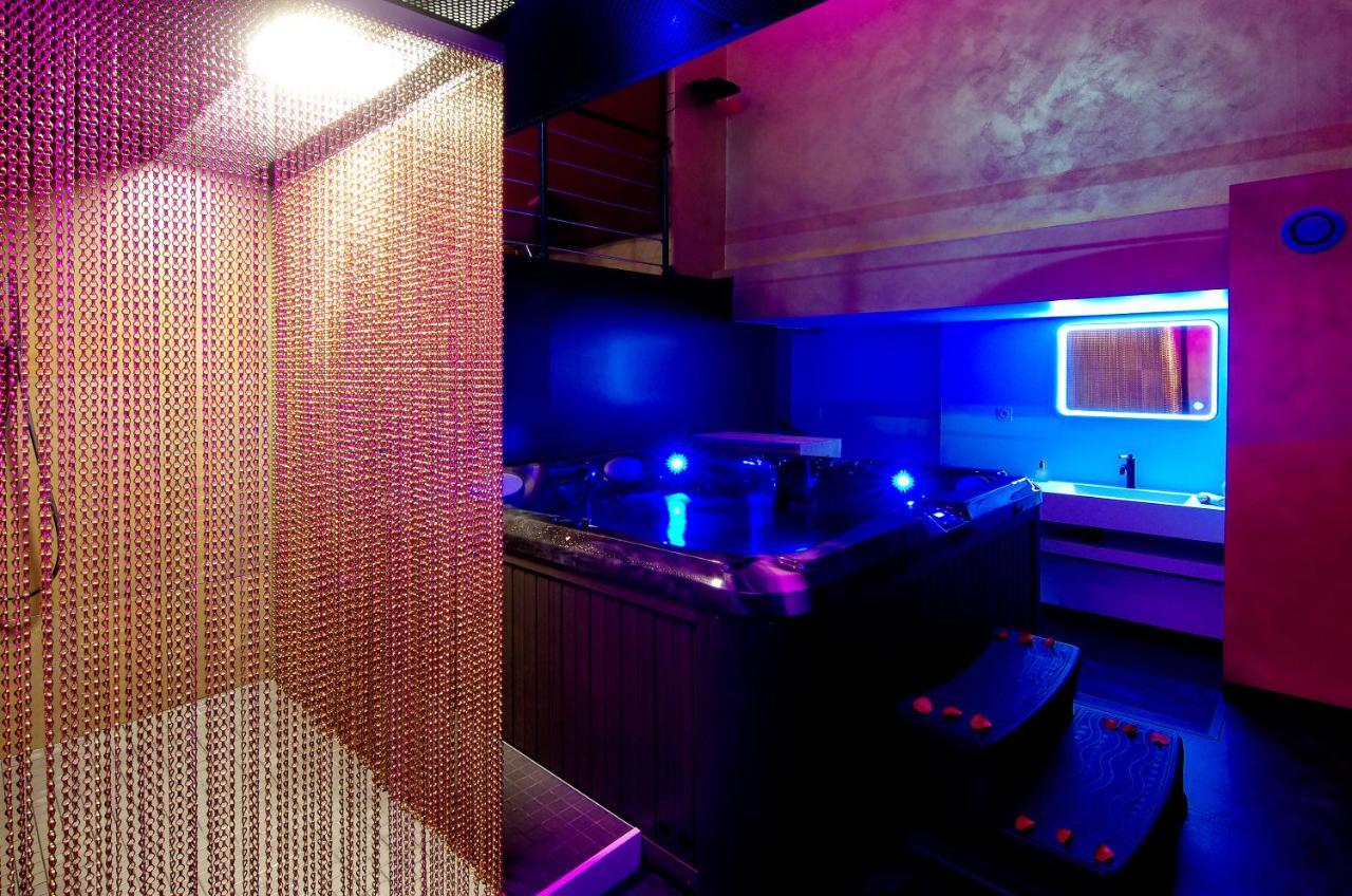Mieuxqualhotel Jacuzzi Privatif Love Room Bordéus Exterior foto