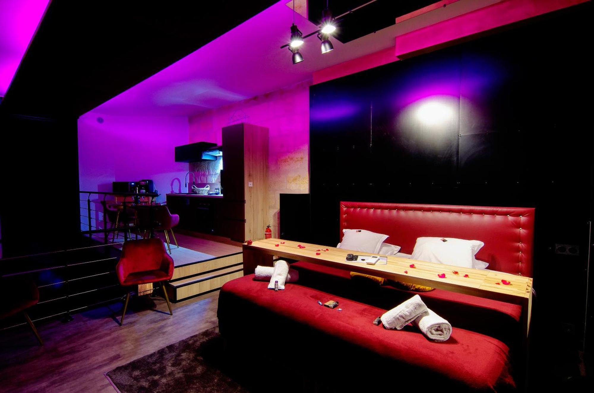 Mieuxqualhotel Jacuzzi Privatif Love Room Bordéus Exterior foto